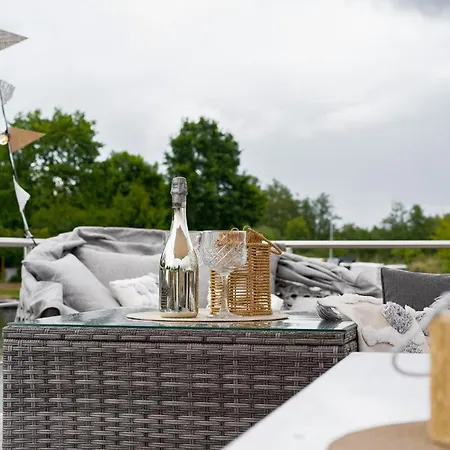 Lieblingsplatz - Schwimmendes Living Luxboot * Elbe-Parey