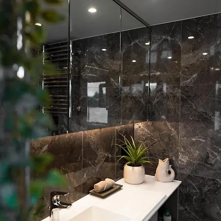 Lieblingsplatz - Schwimmendes Living Luxboot