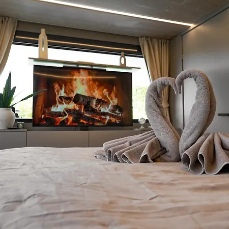 Lieblingsplatz Parey - Hausboot-Panorama Ботель *