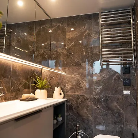 Lieblingsplatz - Schwimmendes Living Luxboot *