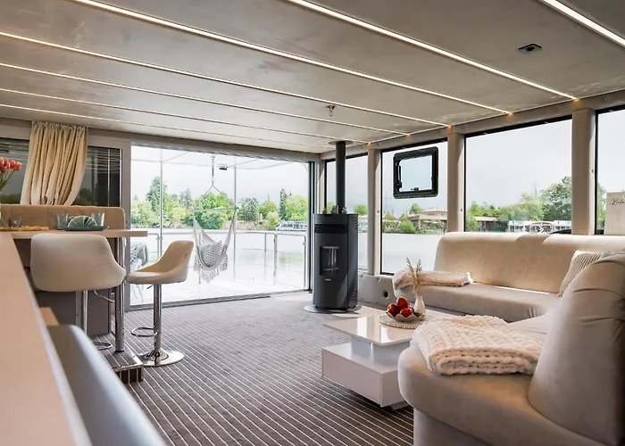 Båthotell Lieblingsplatz - Schwimmendes Living Luxboot
