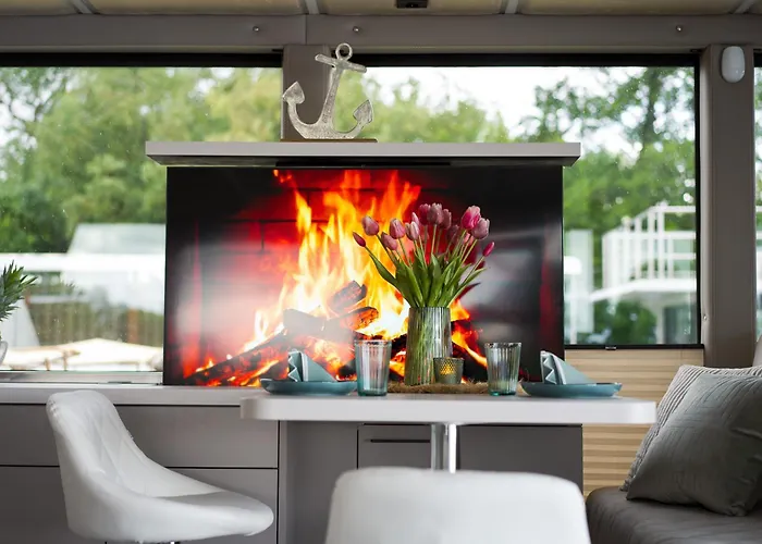 Lieblingsplatz Parey - Hausboot-Panorama * Elbe-Parey